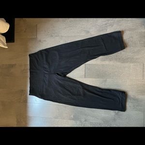 LULULEMON ALIGN™ CROP *21"
Formulate Emboss Black